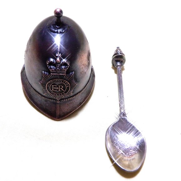 ~~~ SOUVENIR SPOON & Matching BELL (Metropolitan Police) LONDON - Picture 1 of 1